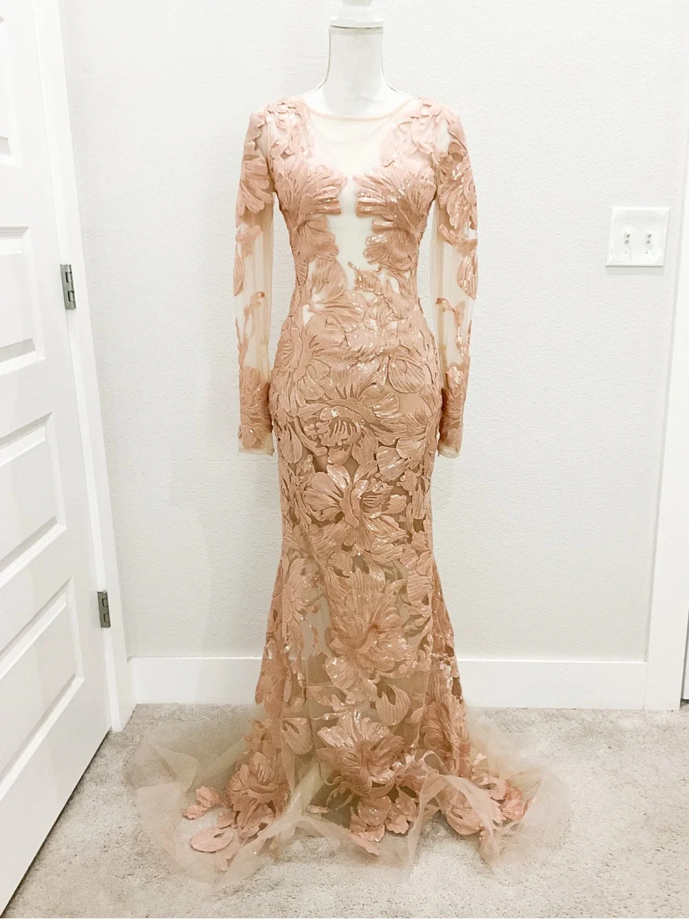 Royal We Blush Rose Gold Floral Appliqué Mermaid Gown Sheer Long Sleeves Size XS